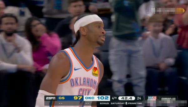 雷霆巨星亚历山大真是名副其实的关键先生！在今天雷霆主场迎战勇士的比赛中，当时比赛