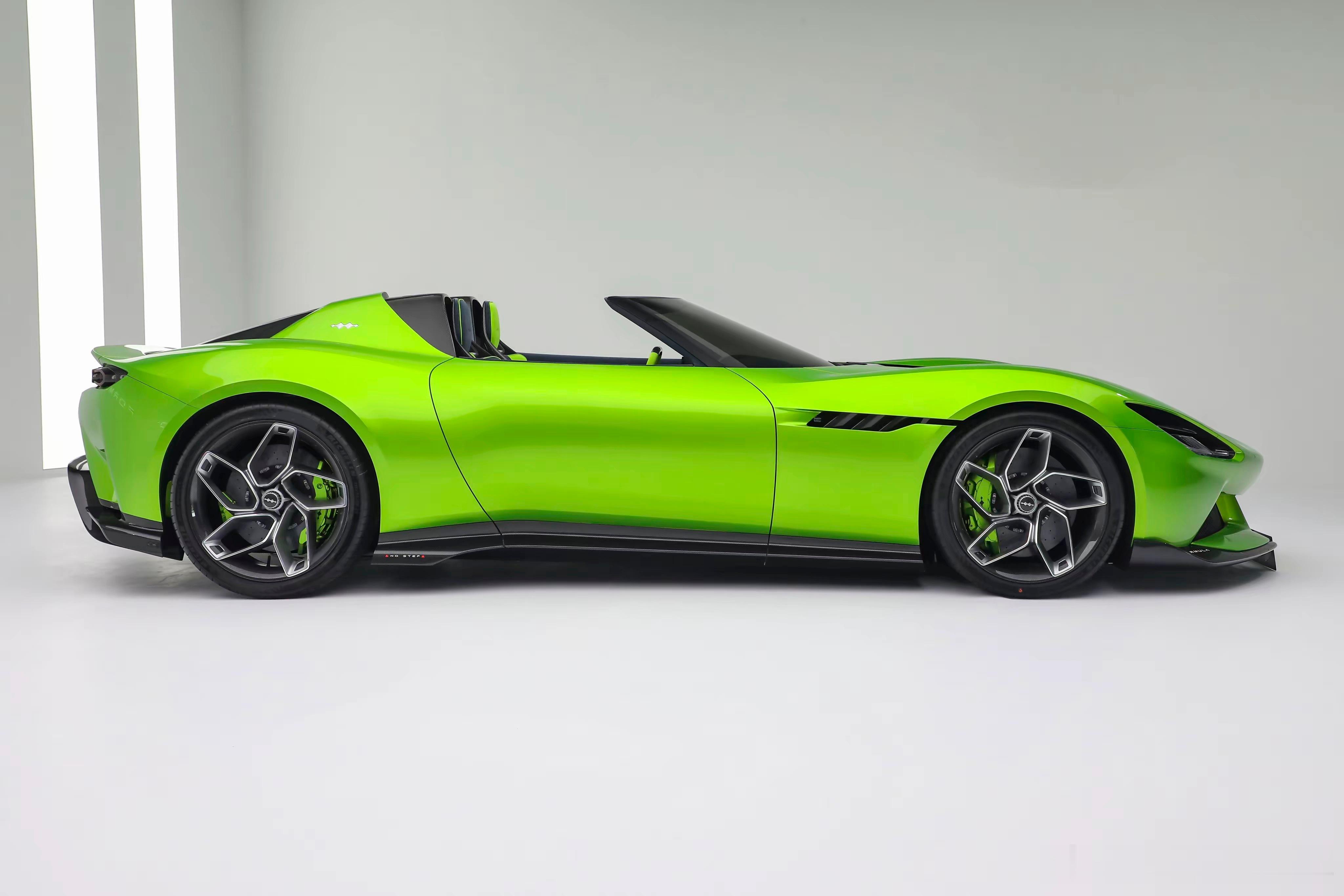 如果我有一辆这样的车，应该会经常半夜下楼，偷偷看她。 