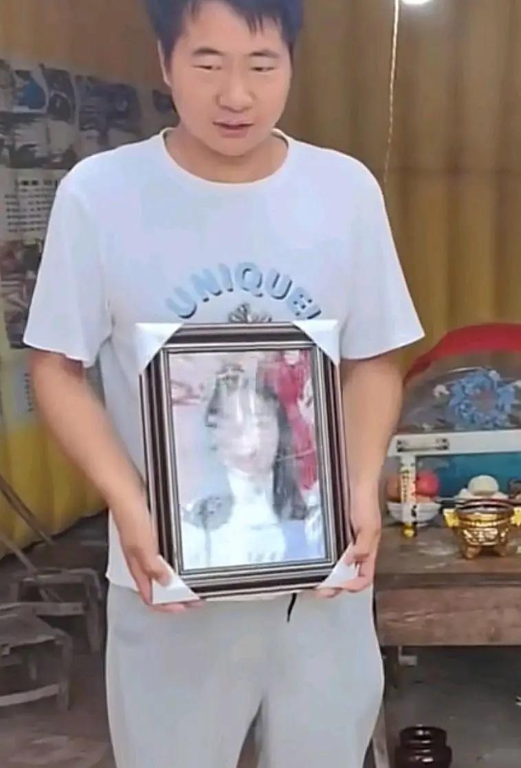 为什么洛阳那个羊水栓塞的产妇离世之后，孩子爸爸被全网追着骂？

7月4号，洛阳。