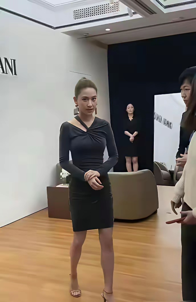 何超莲真人就一般，没网传美 