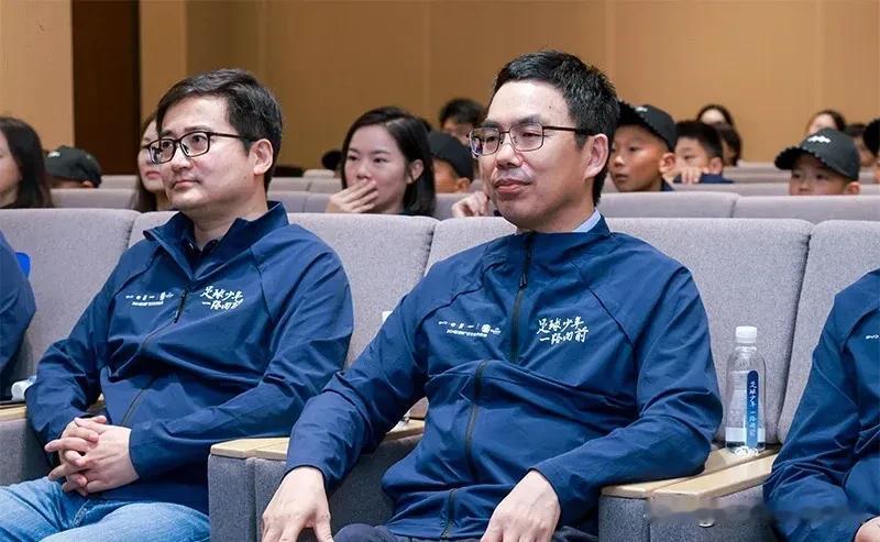 1、项目落地操盘负责人：
李云飞（比亚迪品牌及公关事业部总经理）
是整个足球小将