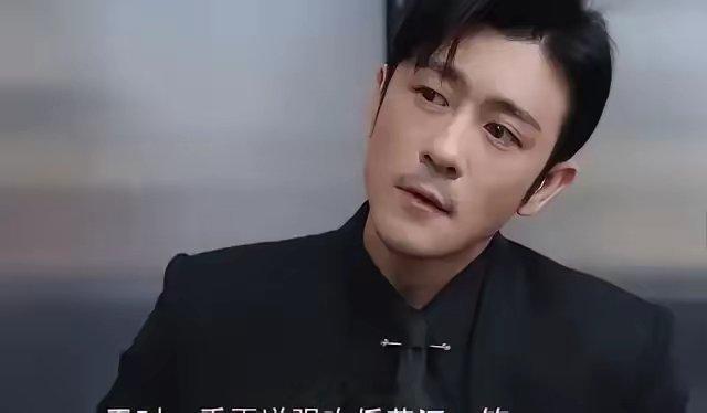 蔷薇风暴：于时酒后吐真言，坦白对江一笛十年暗恋，场面直接失控。江一笛本身不是个粘
