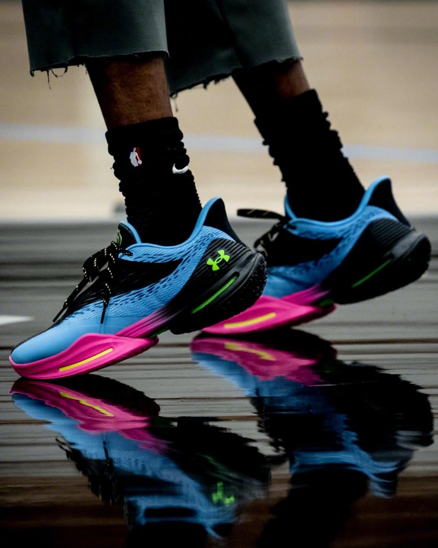 Under Armour Fox 3福克斯训练中上脚Fox 3代签名鞋，这回是正