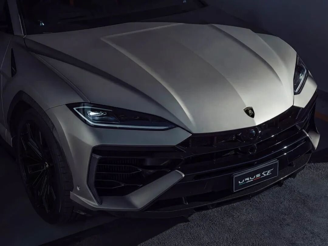 车市热门 日前，兰博基尼发布了2026款兰博基尼Urus SE车型官图。据悉，新