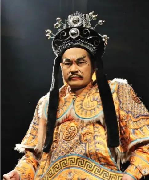 方圆天地，为头条联友对联：
不求阎王重降世，
能否容我再年轻。