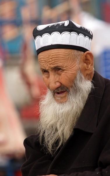 独白歌谣
         ——南疆书
 
和田的雨，从来随性，不宣不闹。
记忆