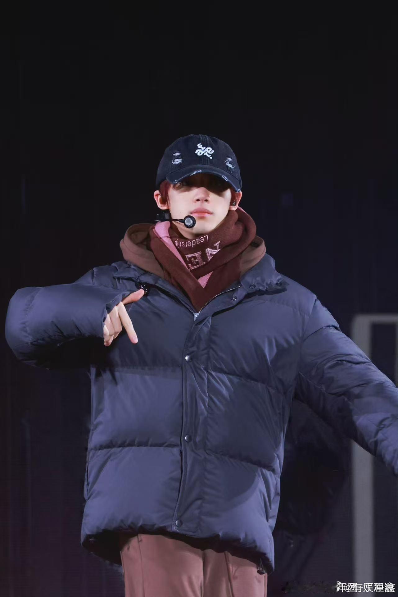 丁程鑫在某天已拒绝再玩，红发彩排照，