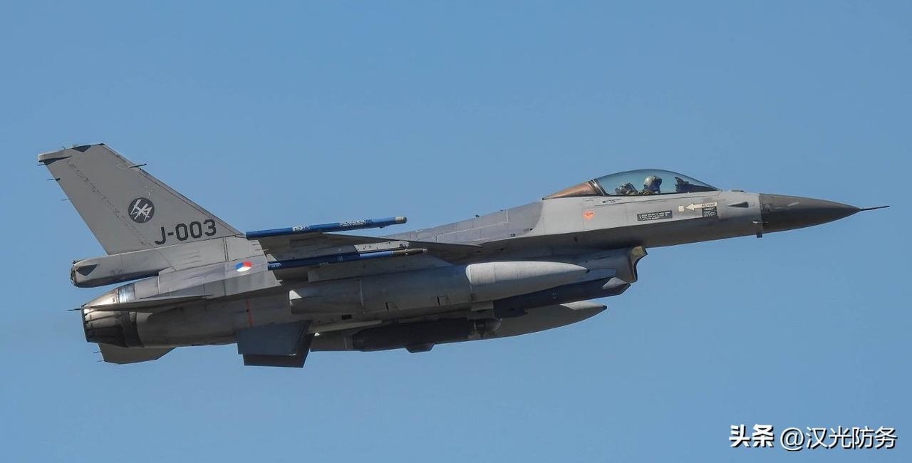 伊朗革命卫队：今日凌晨在伊朗中部击落了第三架以色列 F-16 战斗机。

早些时