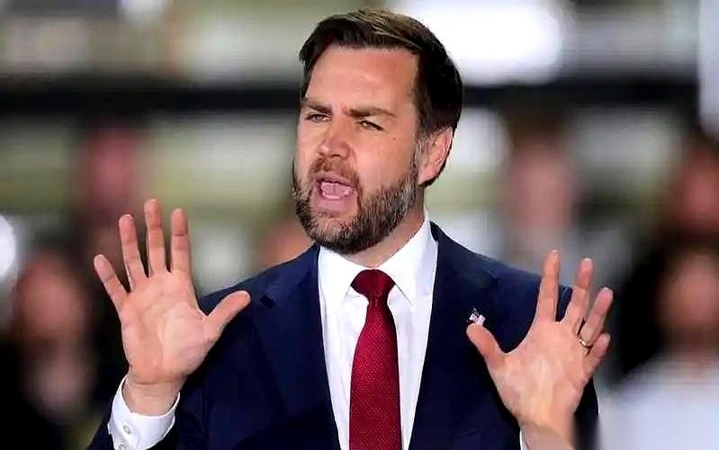 这段时间，美国政界媒体的镜头，全都在偷偷往一个人身上偏：现任美国副总统，42岁的