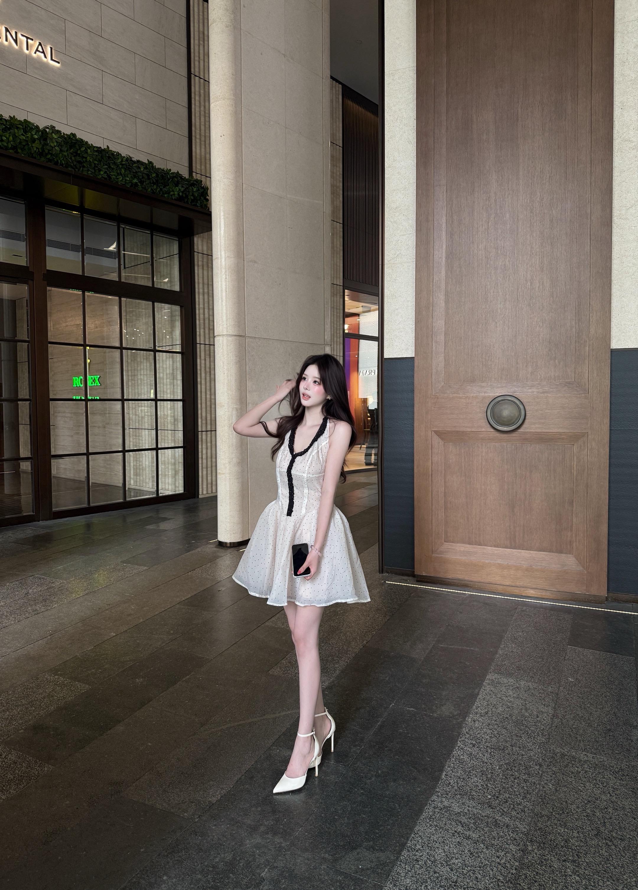 每滴眼泪挣脱后 都带走懦弱命运的洪流无法阻挡 我的回答是向前