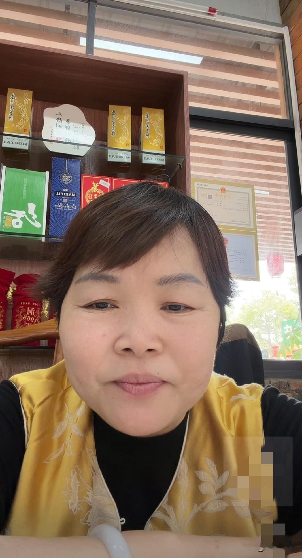 大喇叭直播时，叶瑞聪高中班主任进直播间发言。叶瑞聪妈妈说，儿子叶瑞聪是明天的生日