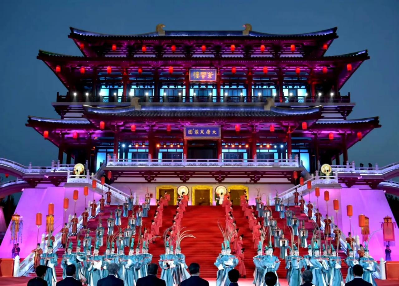 建议以后把国家行政中心放到西安来算了，这样的迎宾礼仪和盛世文化才符合我们泱泱大国