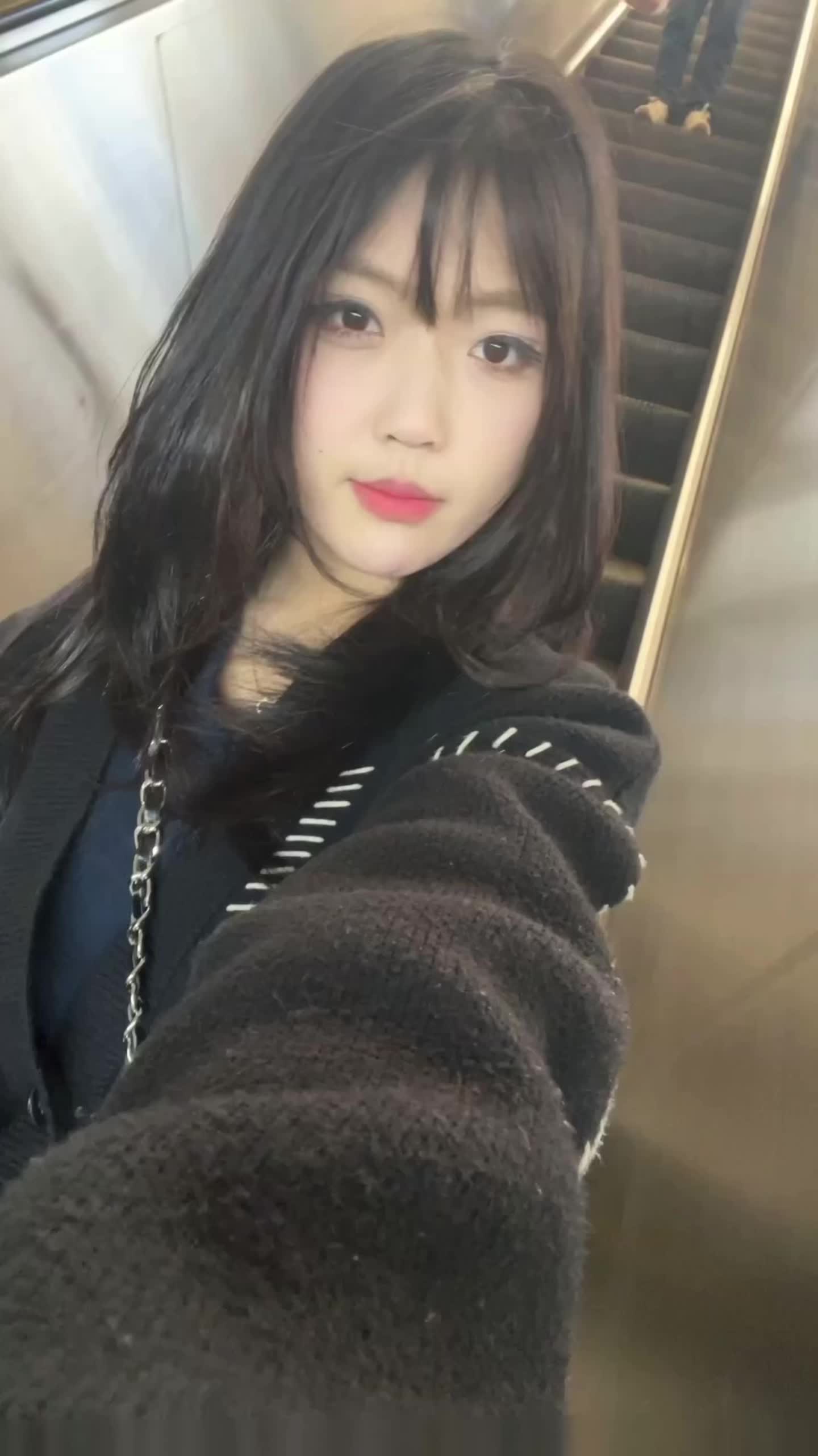 忙忙碌碌，笑嘻嘻