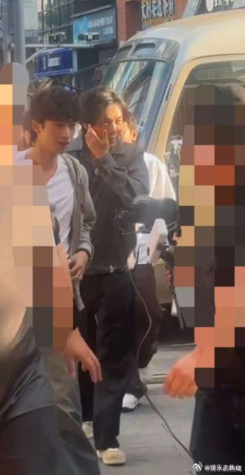 恩利叫秦昊小昊哥哥家，是一个充满爱与欢乐的地方，每一个温馨的瞬间都值得被记录。最