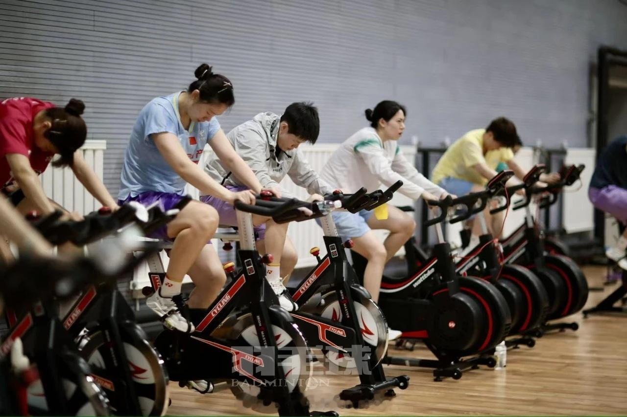 🇨🇳国羽成都集训进行时：夯实体能 苦练三伏距离2026年世界羽毛球锦标赛揭幕