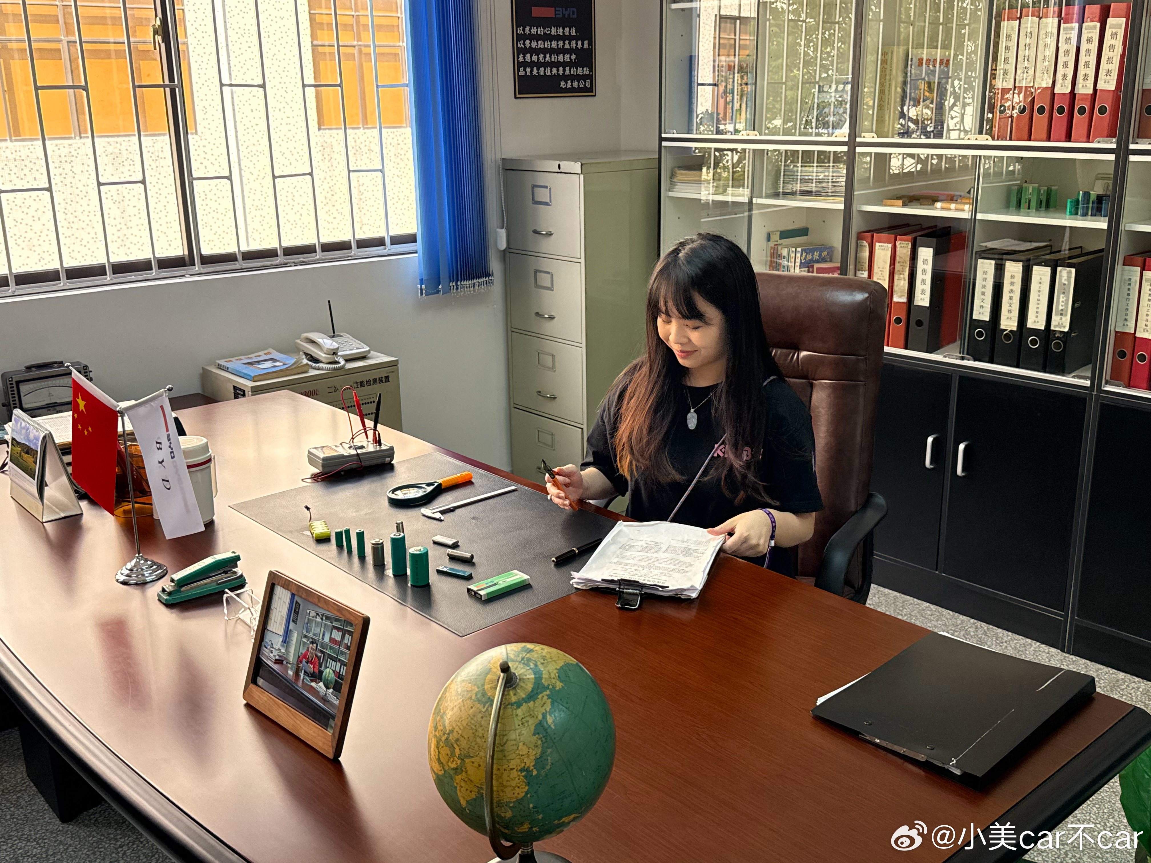 来比亚迪历史博物馆参观啦 也是坐上船夫哥同款工位了（外加海外销售部老大）返厂先打