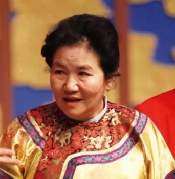 1963年，毛主席接见赵丽蓉被婉拒，得知缘由后,毛主席却连说三声好。
多少人挤破
