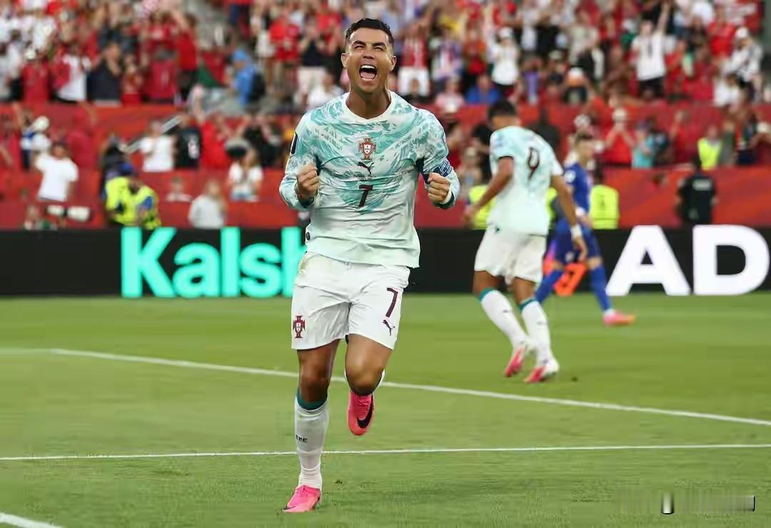 伟大的2-1！41岁C罗破荒创96年世界杯纪录，米兰8000万神锋绝杀
北京时间