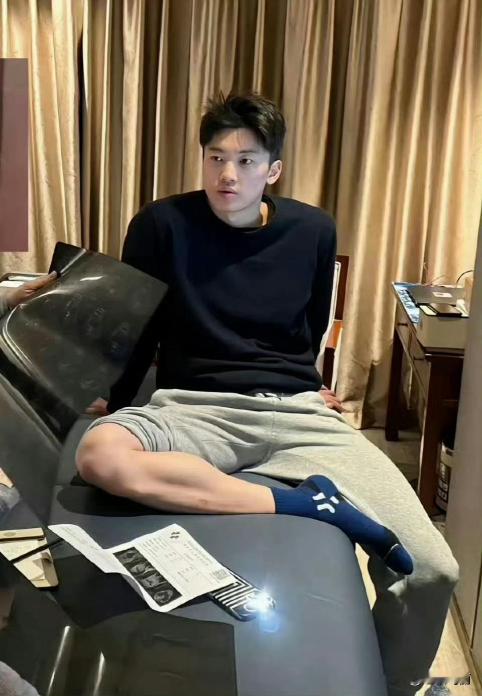 的平脚板，这脚真不少啊