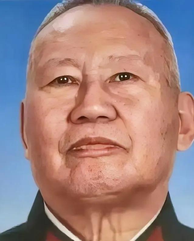 1978年，原空军副司令张积慧被撤职，被关了两年后，转业的他，到成都420厂当副