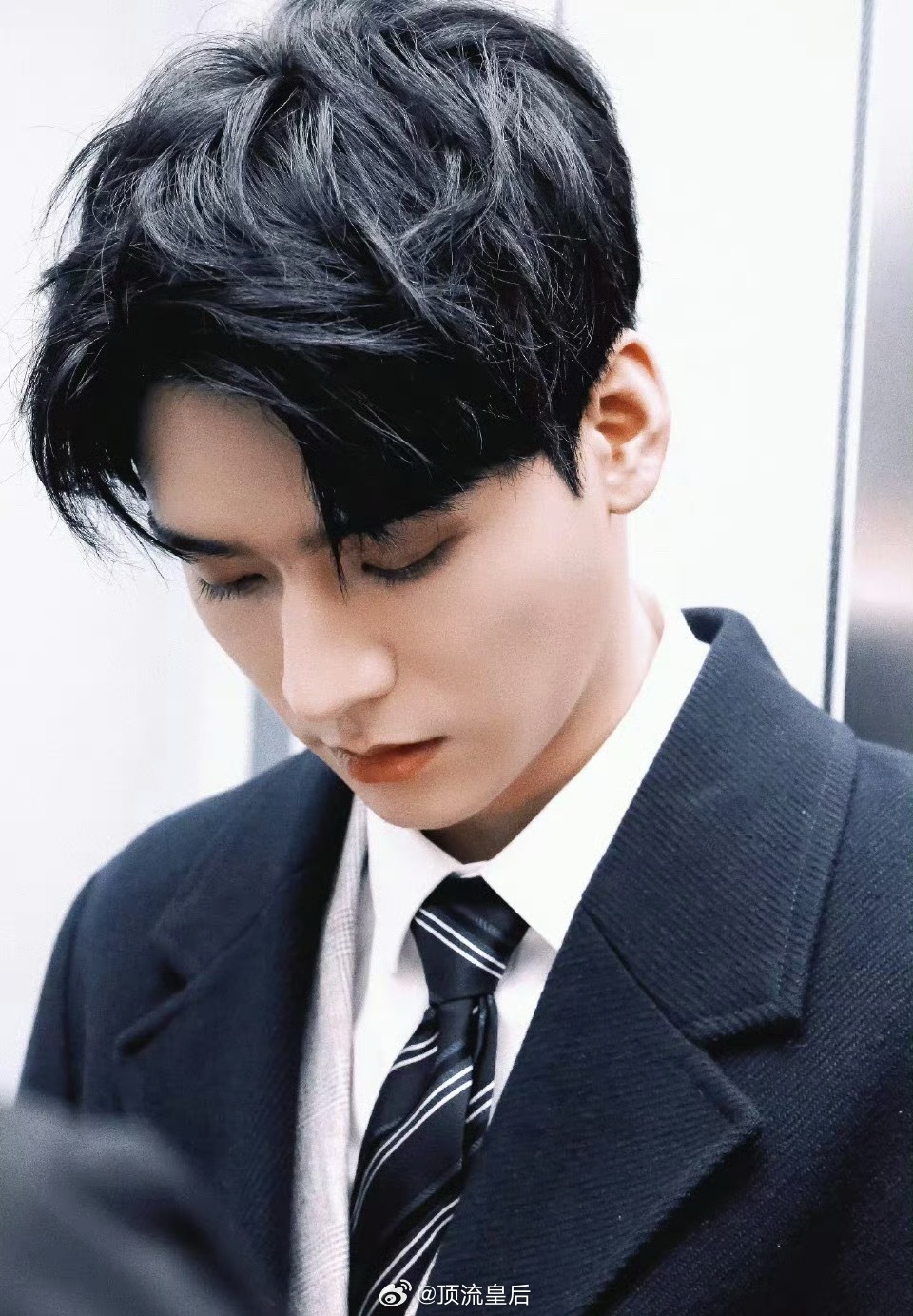 内娱帅气男人鼻讲真必须是龚俊，我看到这个词条第一反应想到的就是他。辨识度极其高且