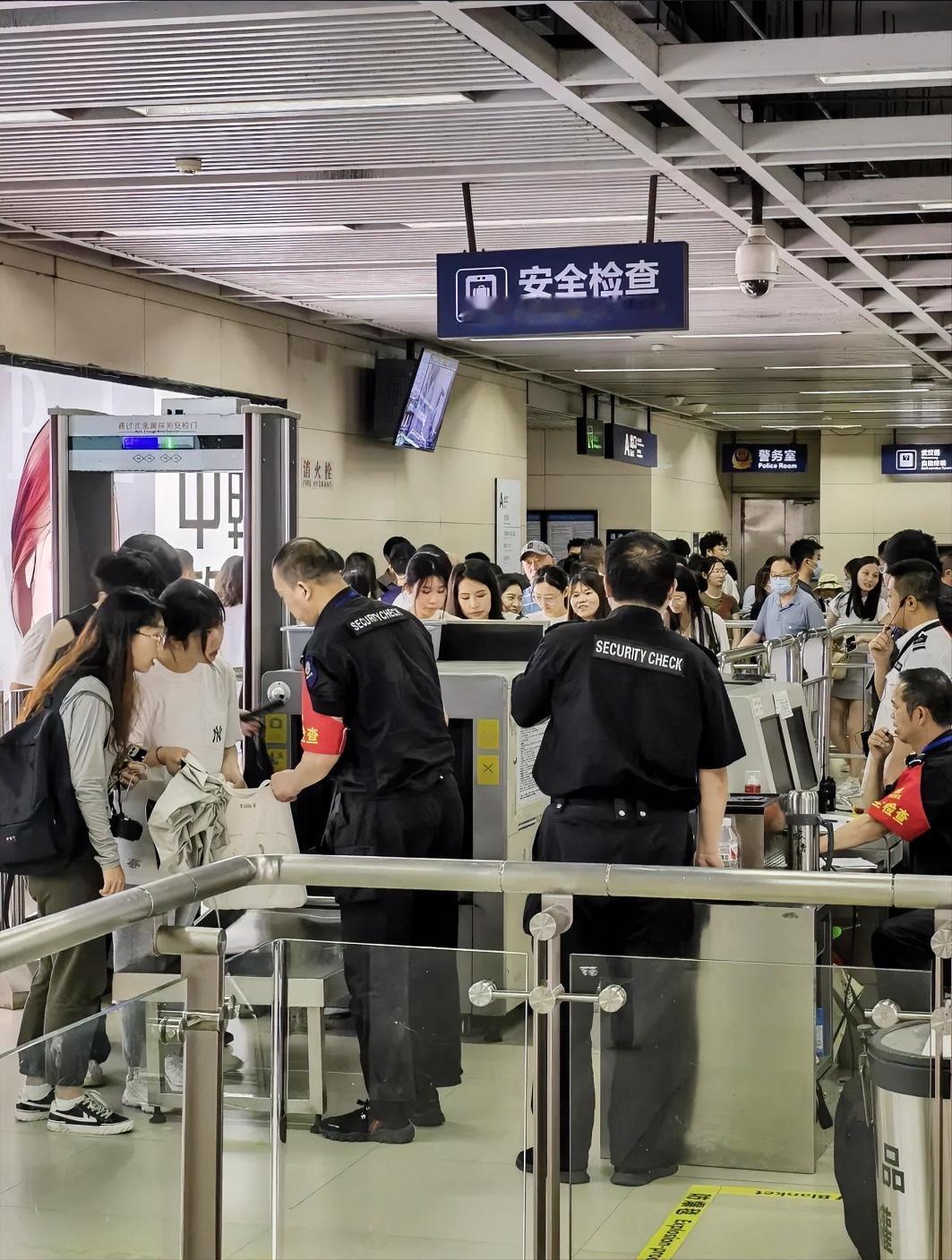 从逻辑思维层面剖析，地铁安检其实毫无必要。它把发生概率极低的事件当作常规事务来处