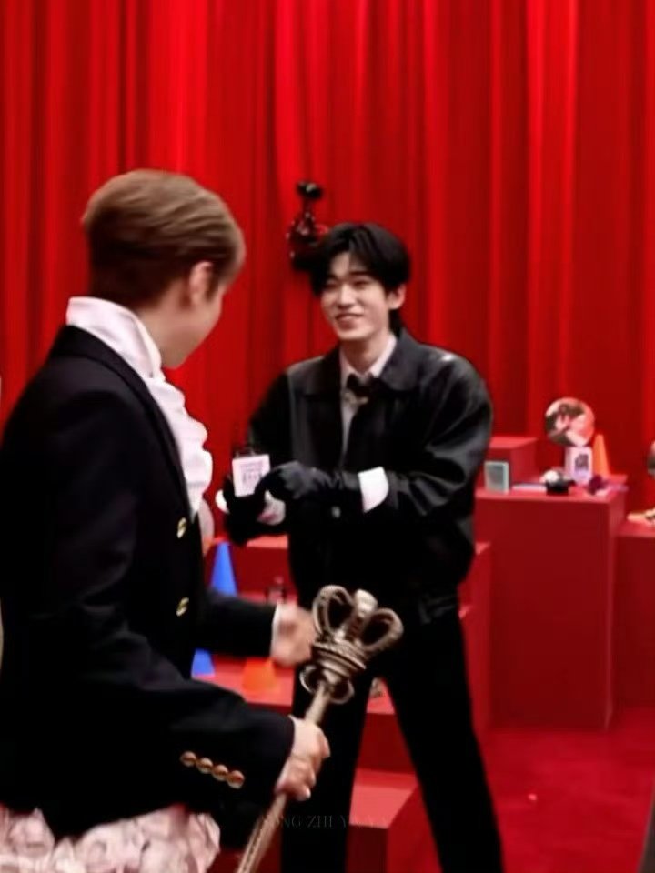 鞠婧祎星光大赏第二套鞠婧祎第二套蓝裙蓝裙好美啊啊啊啊 