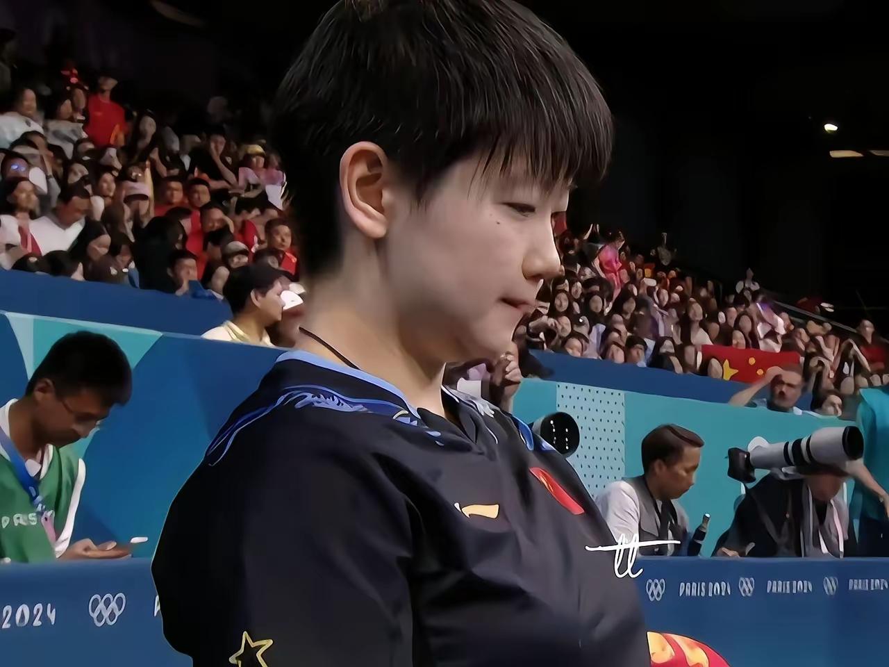 看了这张照片，真的好让人心疼！巴黎，她对得起所有人，对得起国家，唯独亏了自己！国