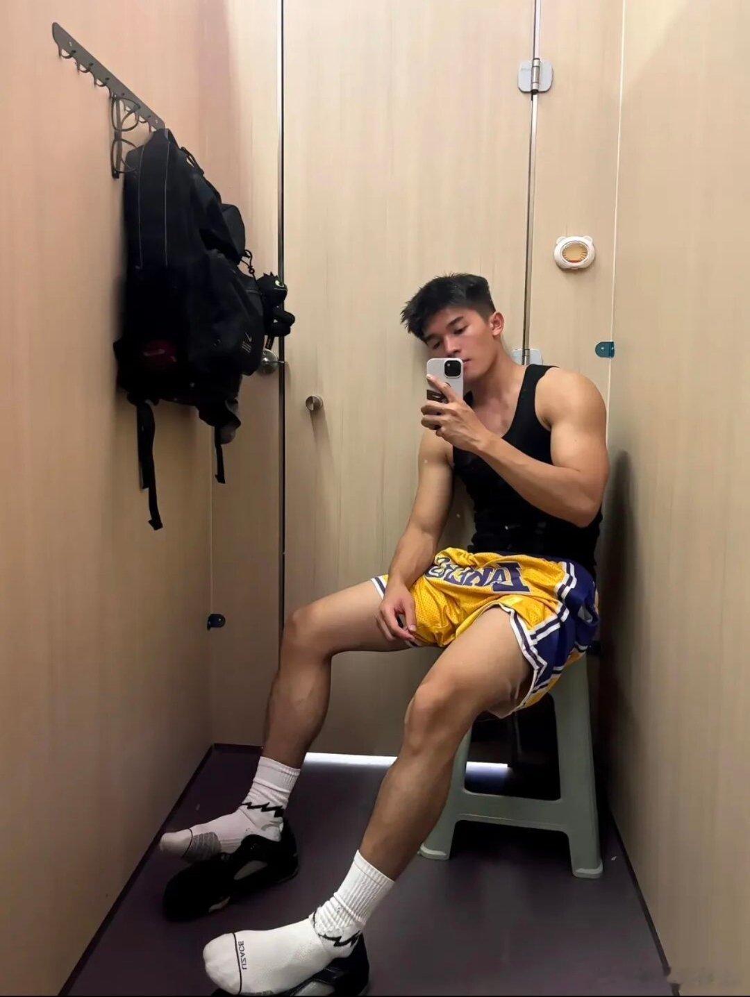 黑皮体育生越看越爱体育生