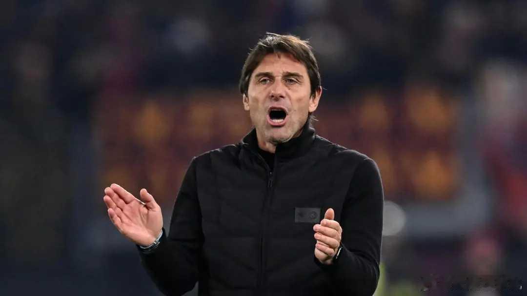 北京时间12月1日，意甲第13轮，那不勒斯客场1-0罗马。孔蒂出席了赛后新闻发布