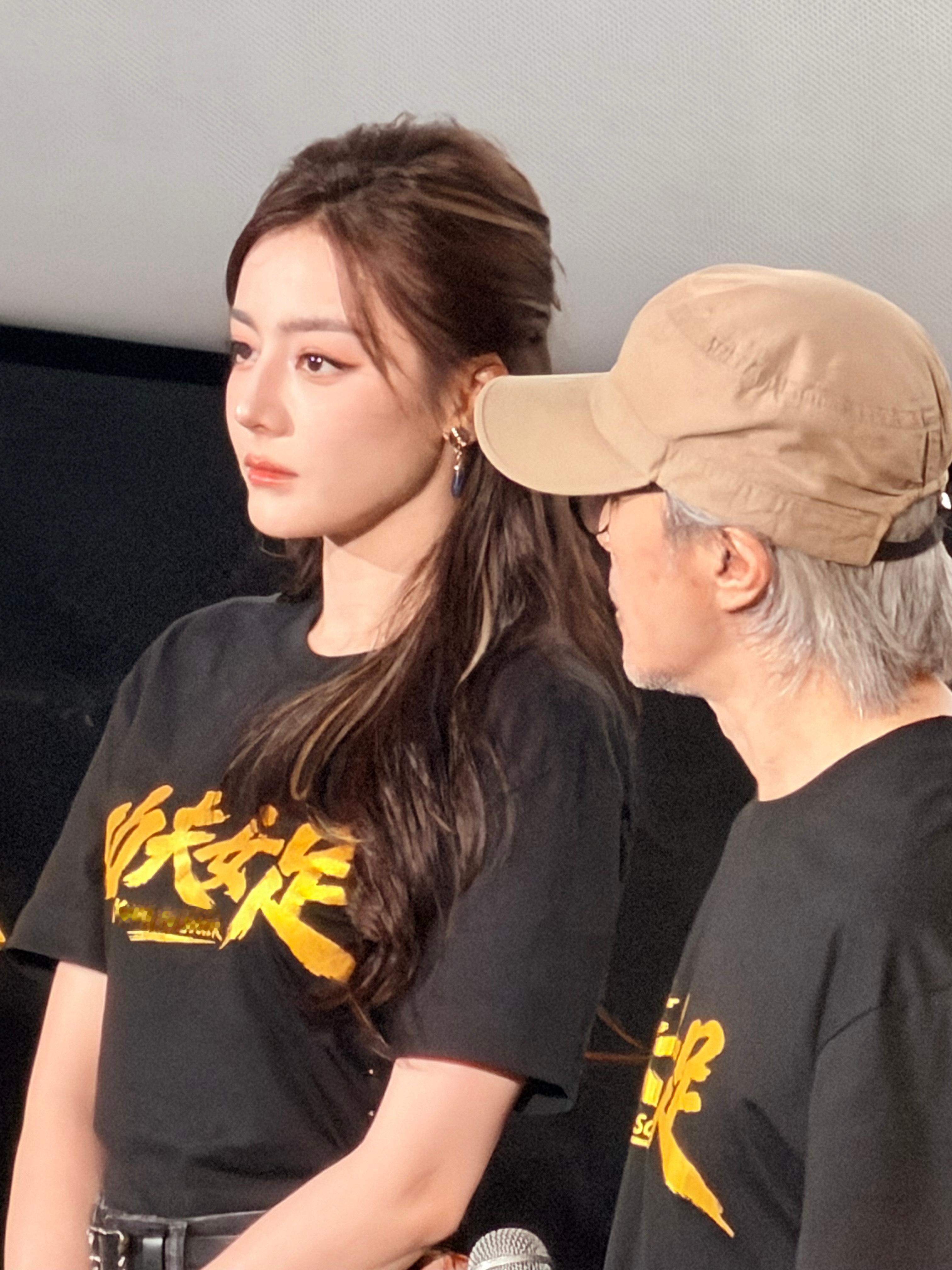 此女365度拍都是美得不行，而且此女的脸什么设备拍都拍不出她十分之一美 迪丽热巴