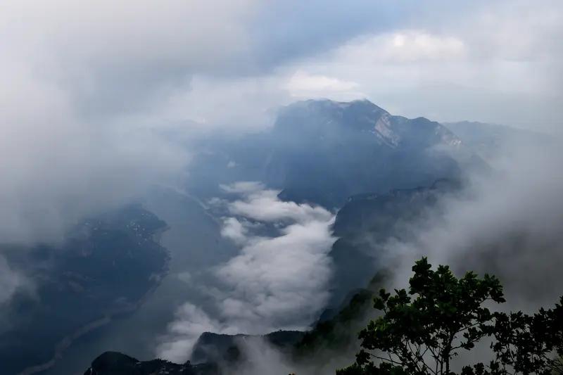 “知己难遇”，这话真是一点不假。特别是异性知己，一生若能有一位，那可真是天大的幸