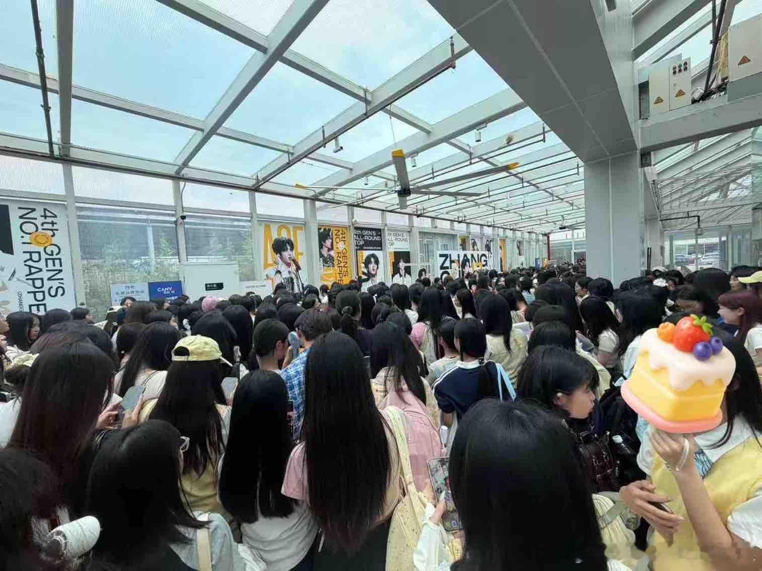 哦莫 
