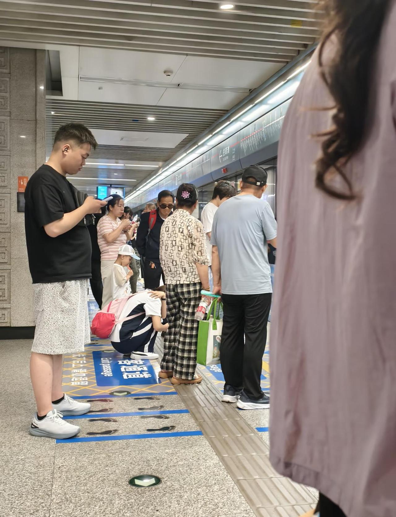 我儿子的同学王斌在我家免费吃住长达5年有余，今年高考结束后，他如愿被北京理工大学