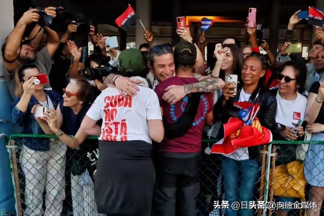 冲破封锁！格拉玛2.0号抵达古巴，32国志愿者送来30吨救命物资
 
2026年