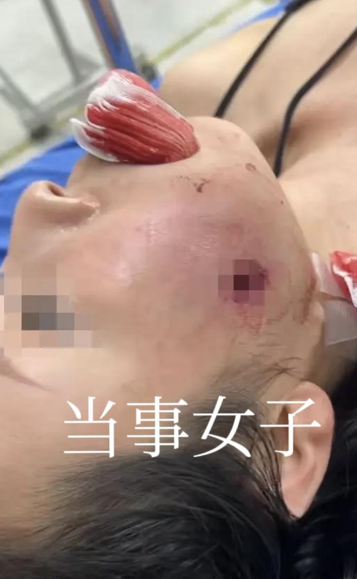 万万没想到！泰国普吉岛，中国女游客和女儿开开心心出国旅游，本想拍几张美照留作纪念