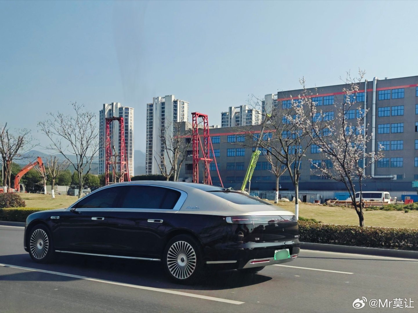 路遇尊界800，车牌也是800，大佬！我与汽车的日常