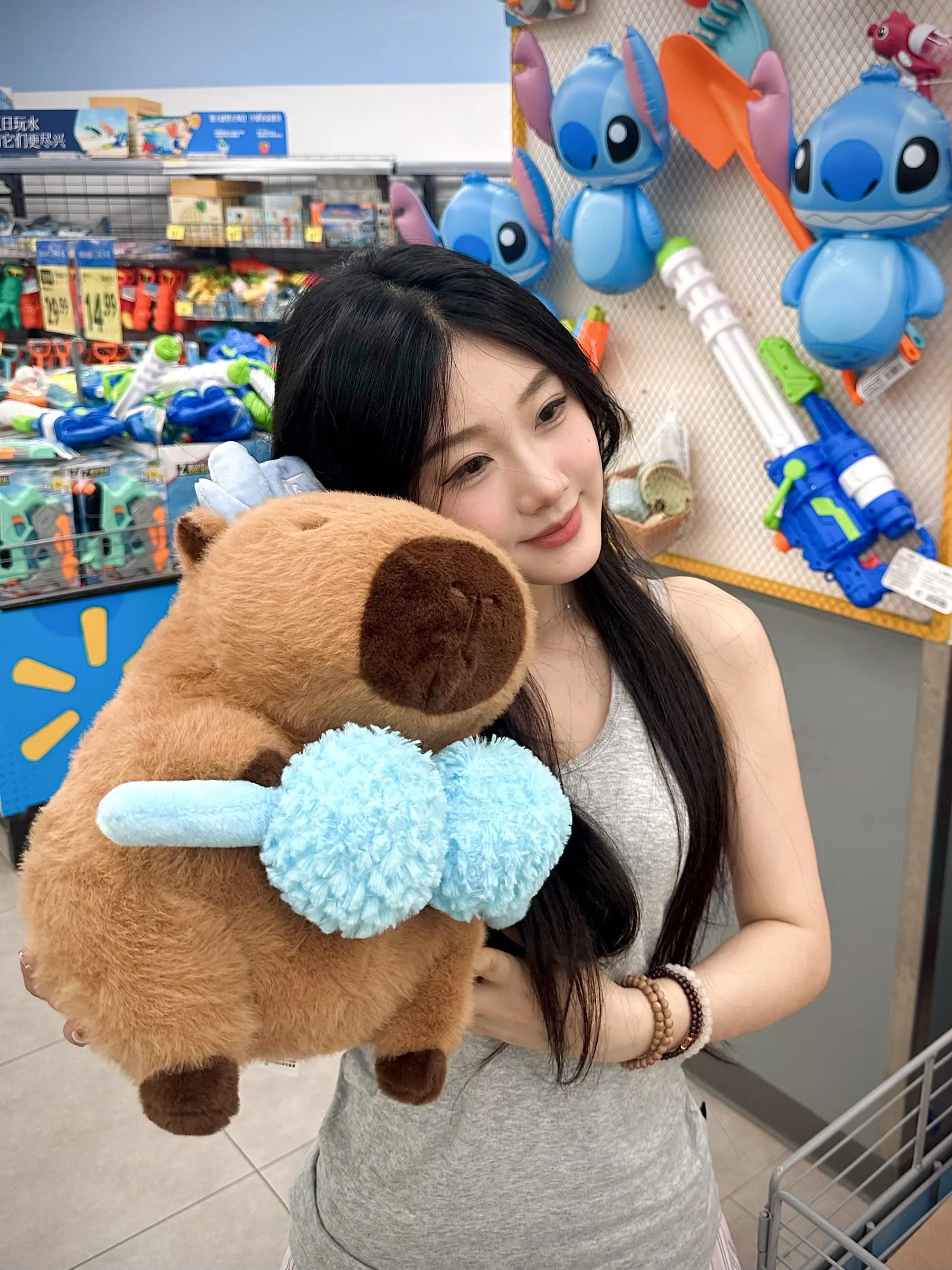 你累积了许多飞行 你用心挑选纪念品。