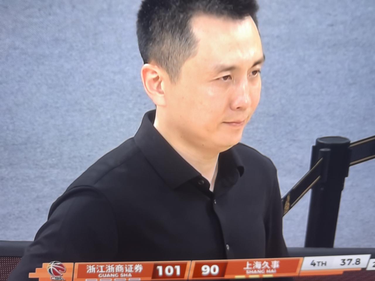 上海队93:101“让了”广厦一场是为了回主场再拿下比赛夺冠更有仪式感？
昨晚广