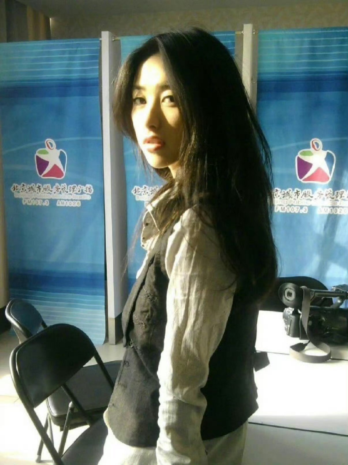 朱珠 我知道自己不是大美女 素颜都这样了还不算大美女吗！！！ 