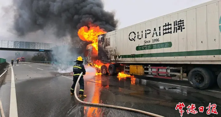 损失惨重！货车变“火车”警示：车辆日常维护疏忽不得