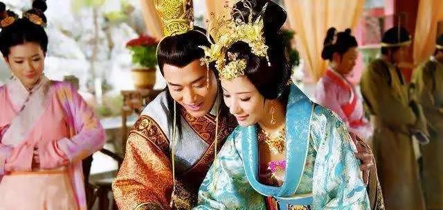 坐拥至高皇权，放着三宫六院不要，明孝宗为何偏偏只守着一个女人过一辈子？这背后藏着