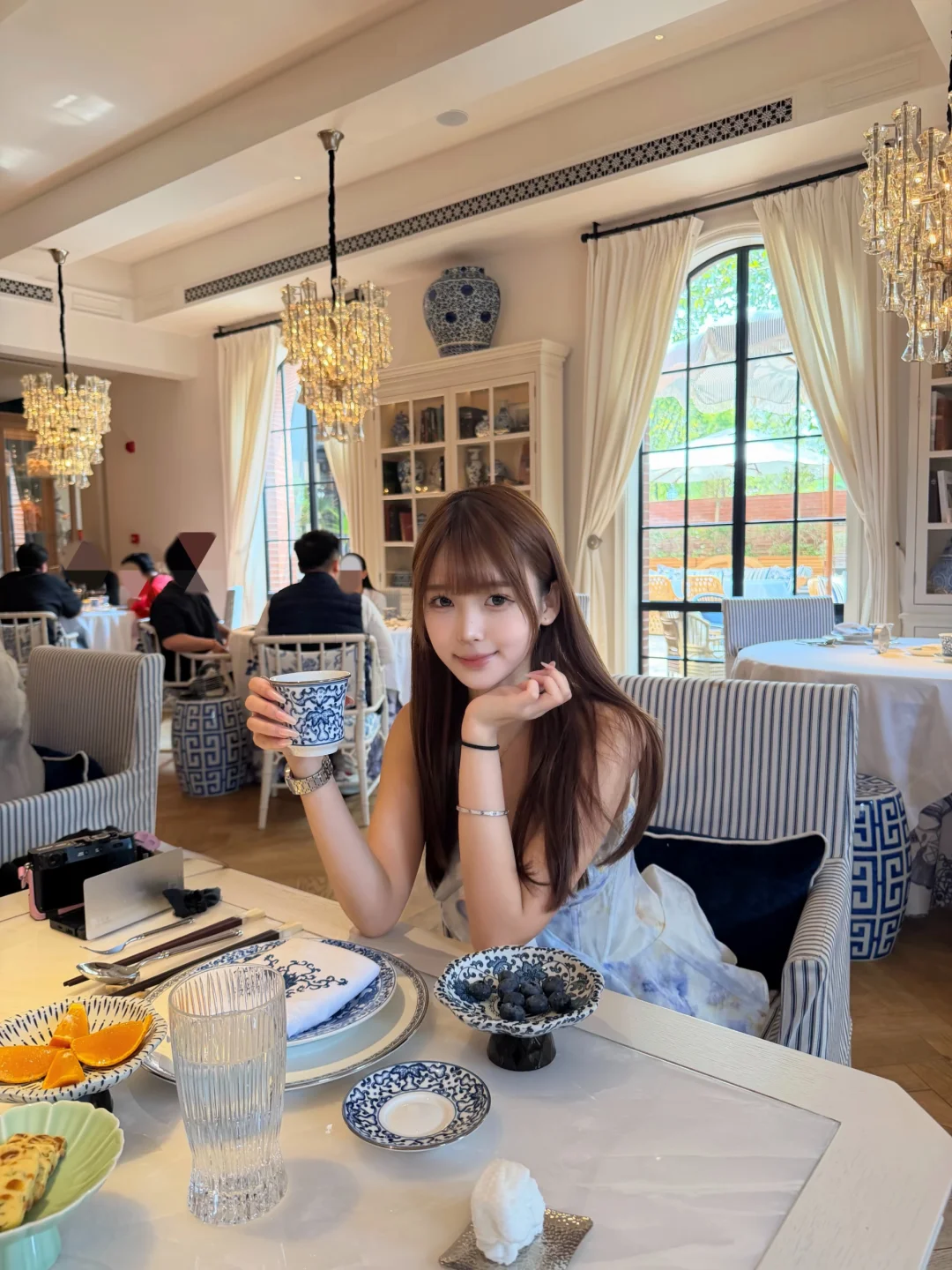 坠美新荣记