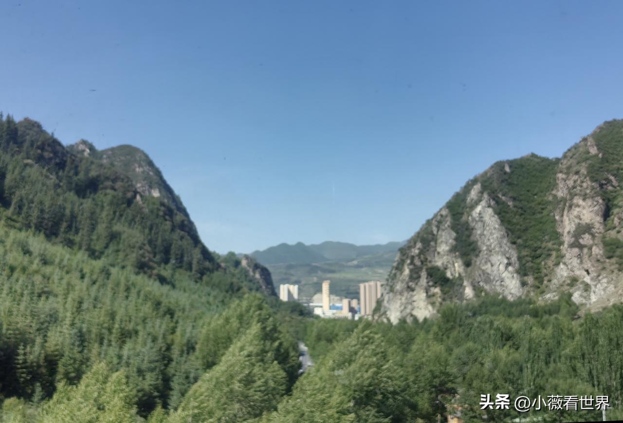 都说旅游是最能认清一个人真面目的，确实呢。

列车一路向前，离开家越来越近啦！这