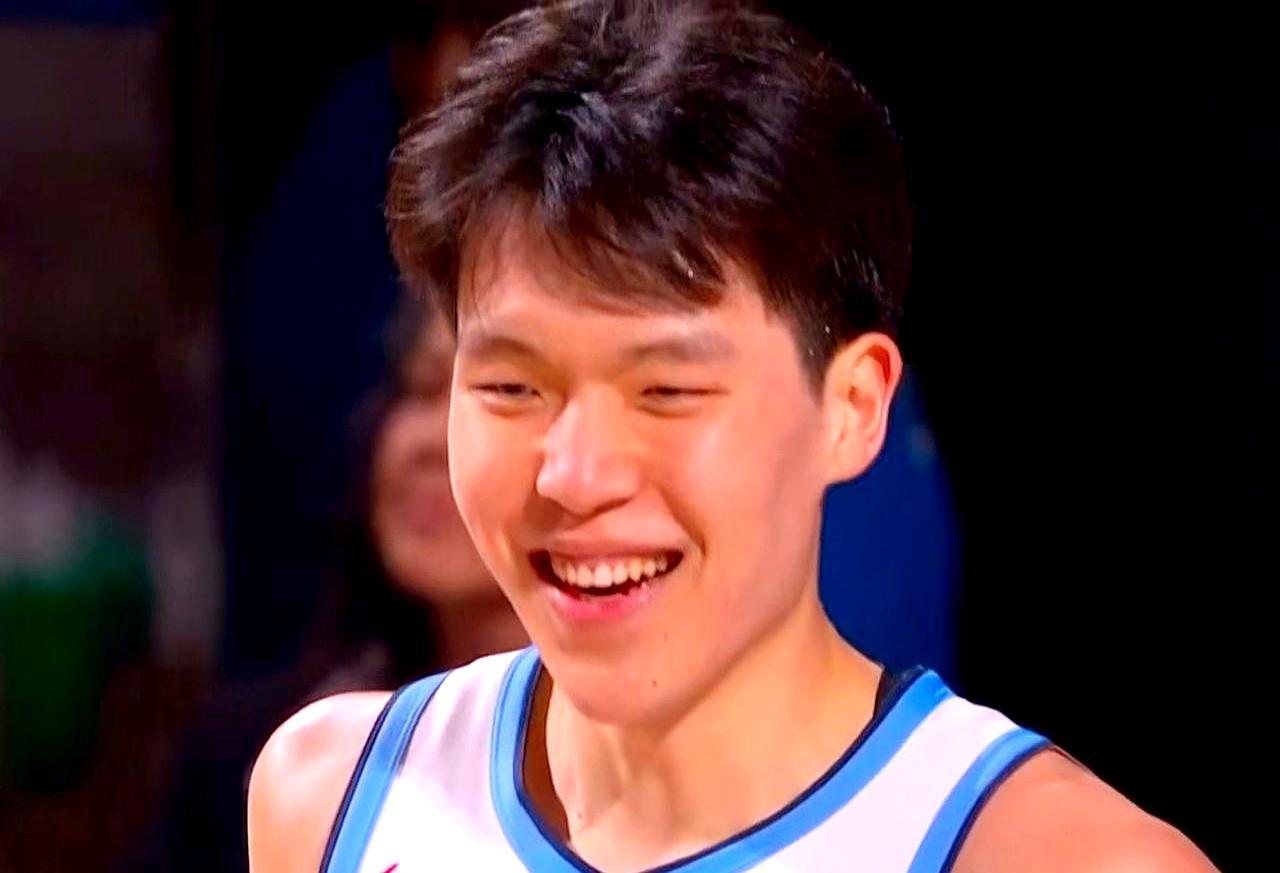 一个赛季没打球的人，复出第一场就拿了冠军。
 
2026年全明星三分大赛，利拉德