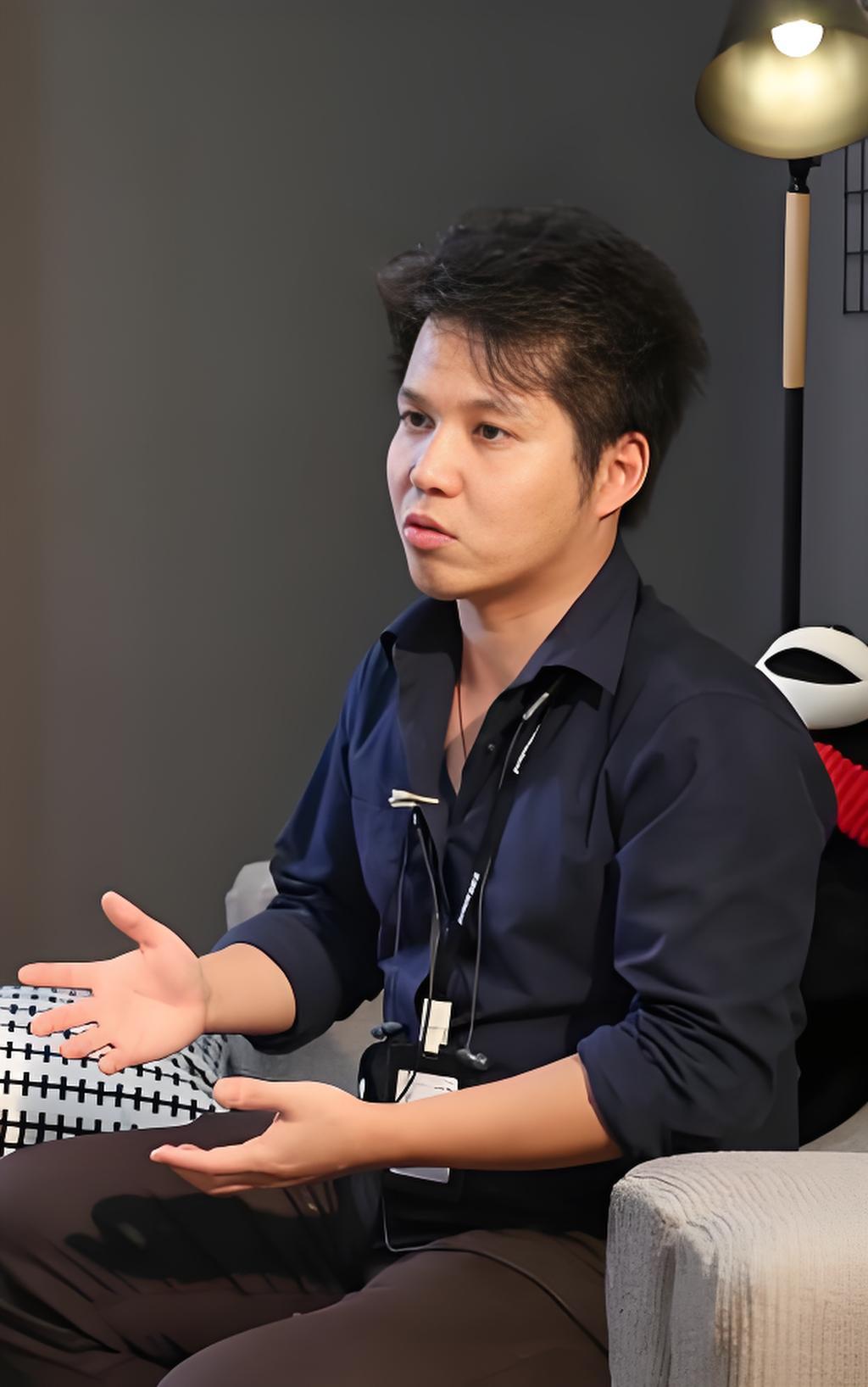 科创板首位90后创始人敲钟 91年的帅气小伙刘靖康，大学时期就破译了周鸿祎手机号