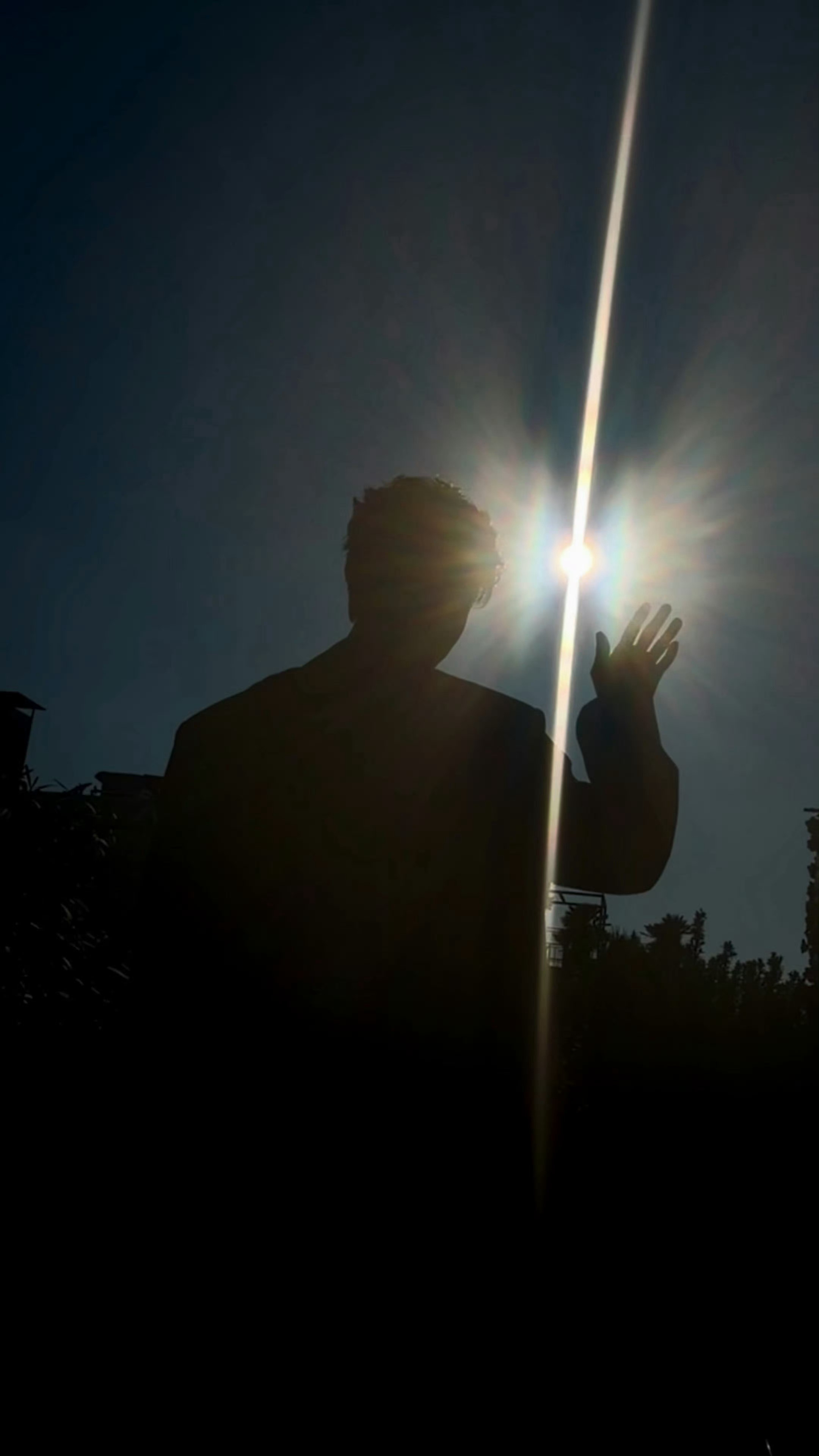 肖战切错号了所以Gucci账号在代言人手上吗？太爱了吧明天见哇！ 