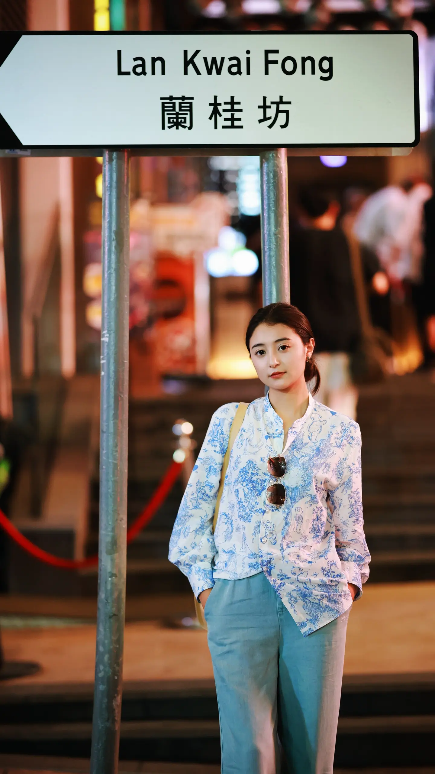 藏族姑娘香港兰桂坊体验。