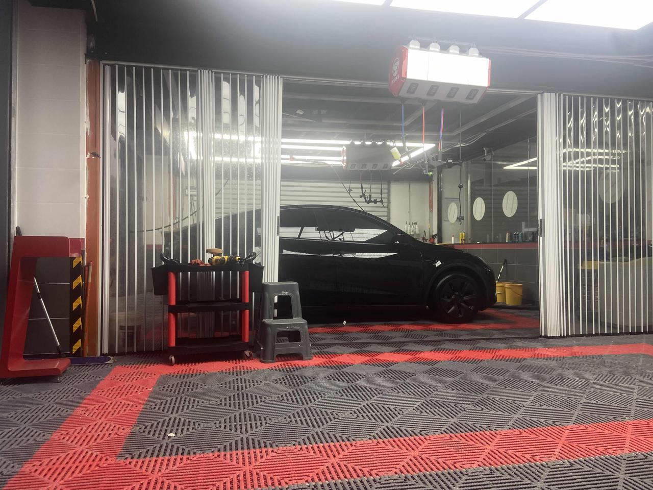 Y 看来看去，还是老款的黑武士耐看