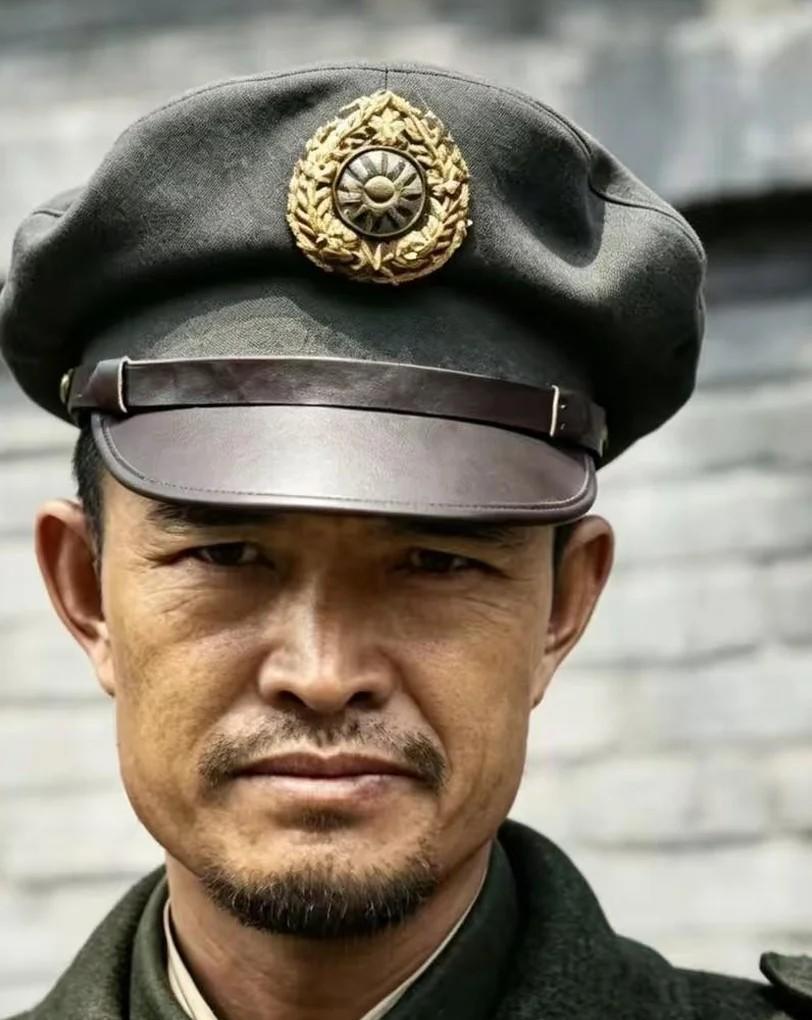 阎锡山的心腹爱将，被俘后没进战犯管理所，直接拉到院子枪毙了
公审他的那天，操场周
